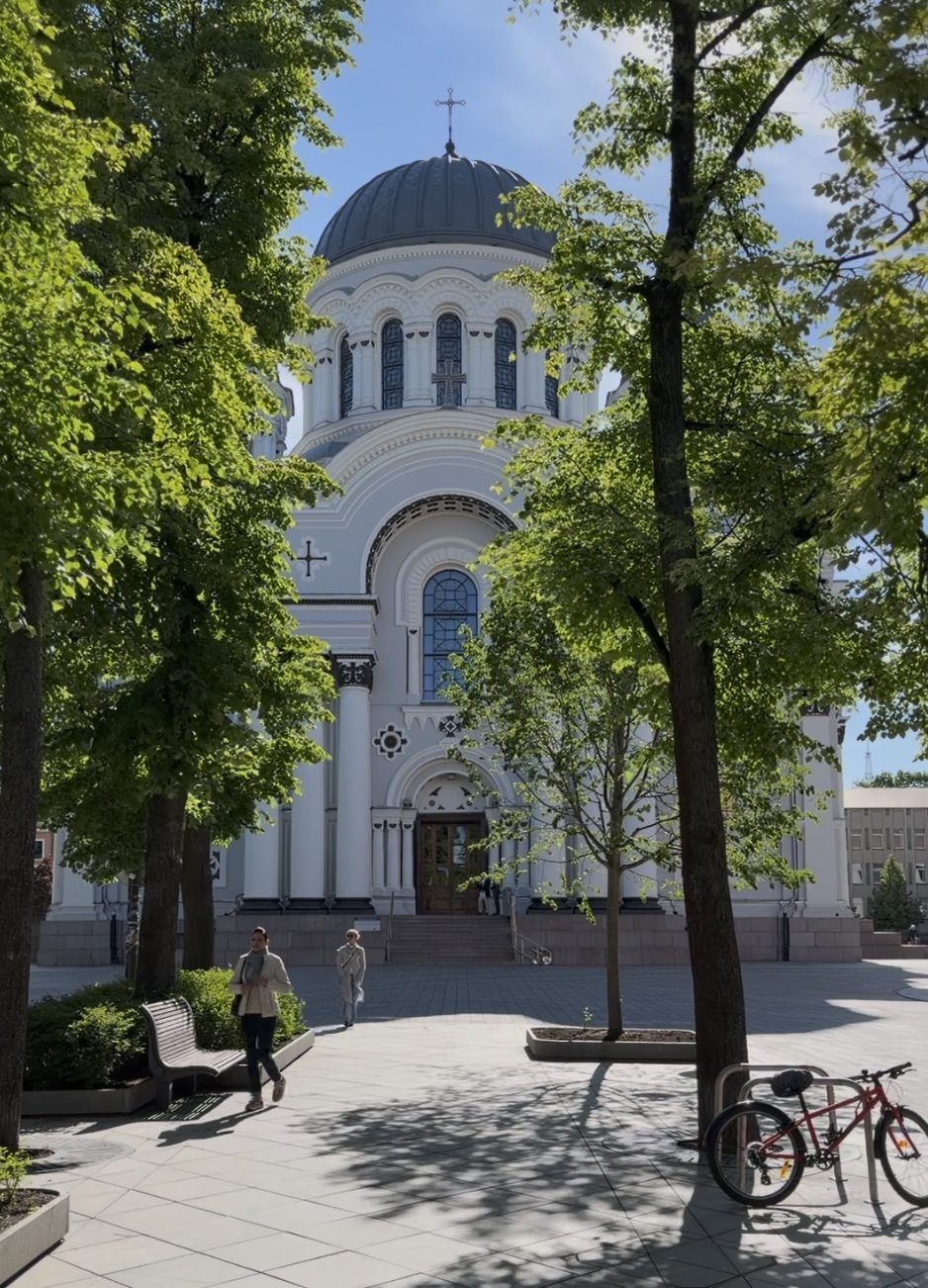 Старый город Каунаса и крепостные стены как символ зрелой устойчивости и возвращения к себе